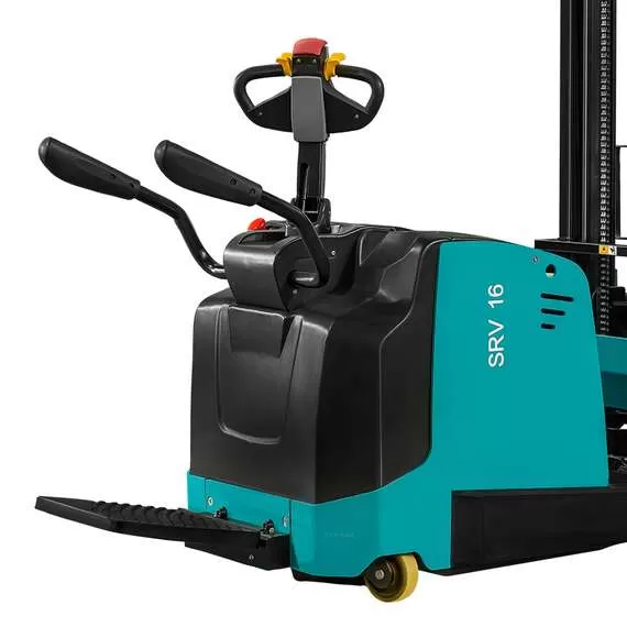 PROLIFT PRO SRV 1650 Li-ion 1,6 т 5 м Самоходный штабелер с противовесом и платформой в Ростове-на-Дону купить по выгодной цене 100kwatt.ru